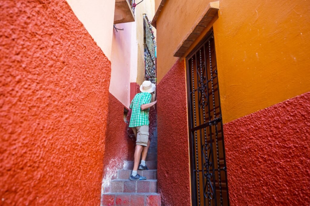 Alley of the Kiss